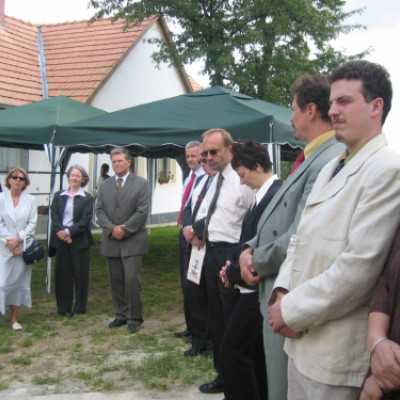 Apartmanátadás a bakonyszücsi Daganatos Gyermekek Lelki Rehabilitációs Otthonában - adó, 1%, alapítvány, támogatás