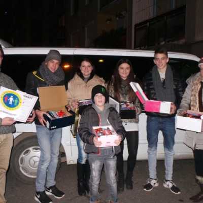 Érkeznek a „cipős doboznyi szeretet” ajándékai és a csokoládék 2015 - alapítvány, adó 1%, támogatás