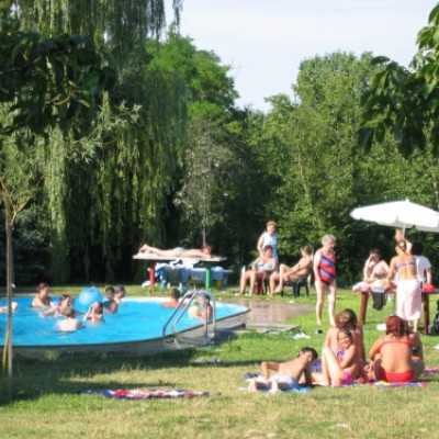 Az LG ajándékainak átadása Bakonyszücsön - adó, 1%, alapítvány, támogatás