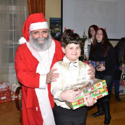 Az összefogás Karácsonya a leukémiás és daganatos beteg gyermekekért - alapítvány, adó 1%, támogatás