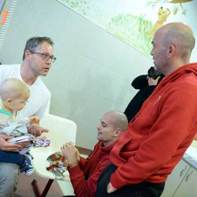 Beteg gyermekeket látogatott meg a Loki -  fotók! - adó, 1%, alapítvány, támogatás