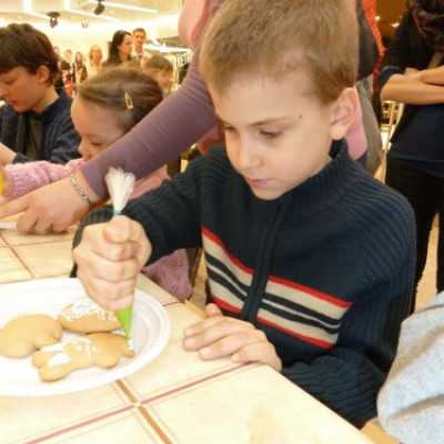 Csokoládét gyűjtünk mézeskalács díszítéssel egybekötve a Debreceni Fórumban! - adó, 1%, alapítvány, támogatás