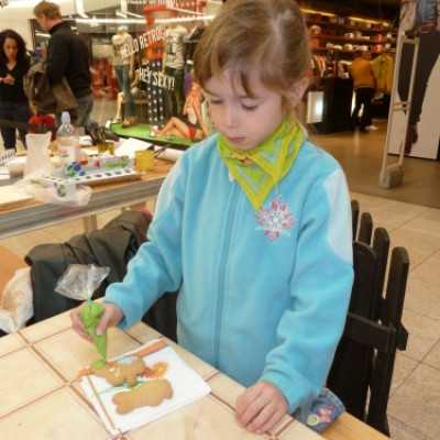 Csokoládét gyűjtünk mézeskalács díszítéssel egybekötve a Debreceni Fórumban! - adó, 1%, alapítvány, támogatás