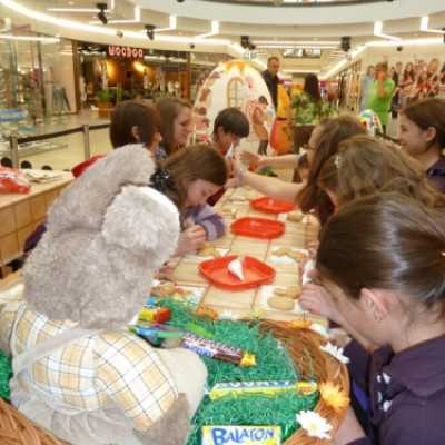 Csokoládét gyűjtünk mézeskalács díszítéssel egybekötve a Debreceni Fórumban! - adó, 1%, alapítvány, támogatás