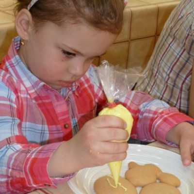 Csokoládét gyűjtünk mézeskalács díszítéssel egybekötve a Debreceni Fórumban! - adó, 1%, alapítvány, támogatás