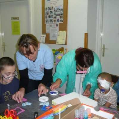 DE OEC Gyermekklinikán 2010. november 09-én tartott kézművesfoglalkozás - adó, 1%, alapítvány, támogatás