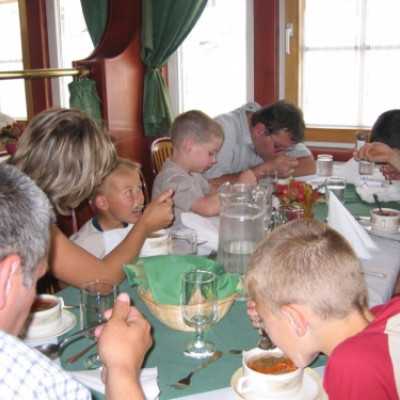 Debrecenben kezelt gyermekek kirándulása a Tropicariumban - adó, 1%, alapítvány, támogatás