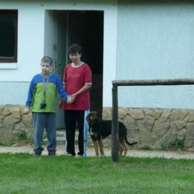 Debrecenben kezelt gyermekek kirándulása Bakonyszücsre és Pénzesgyõrbe - adó, 1%, alapítvány, támogatás