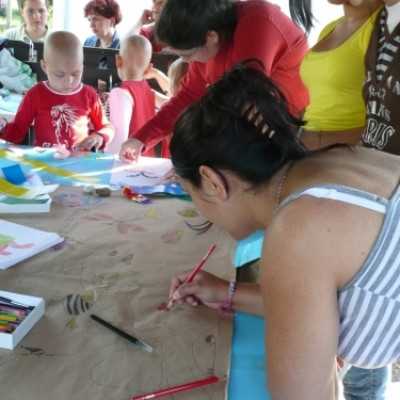 Debrecenben kezelt gyermekek kirándulása Bakonyszücsre és Pénzesgyõrbe - adó, 1%, alapítvány, támogatás