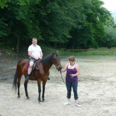 Debrecenben kezelt gyermekek kirándulása Bakonyszücsre és Pénzesgyõrbe - adó, 1%, alapítvány, támogatás
