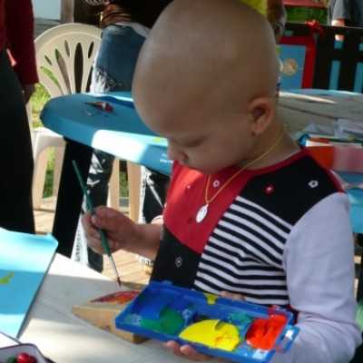 Debrecenben kezelt gyermekek kirándulása Bakonyszücsre és Pénzesgyõrbe - adó, 1%, alapítvány, támogatás