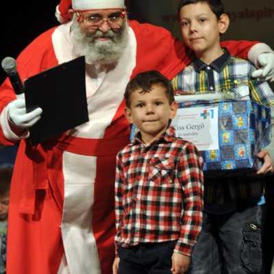 Decemberi ajándékozási ünnepség 2015 - adó, 1%, alapítvány, támogatás