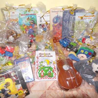 Érkeznek a „cipős doboznyi szeretet” ajándékai és a csokoládék 2015 - alapítvány, adó 1%, támogatás