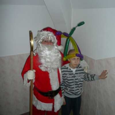 Domokos Fanni és a Mikulás átadja a csomagokat a gyerekeknek - adó, 1%, alapítvány, támogatás