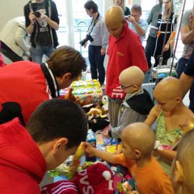 DVSC labdarugói látogatták meg a kis betegeket - adó, 1%, alapítvány, támogatás