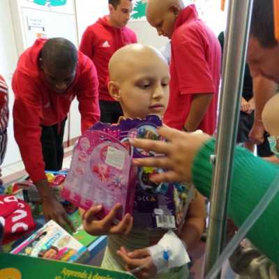 DVSC labdarugói látogatták meg a kis betegeket - adó, 1%, alapítvány, támogatás