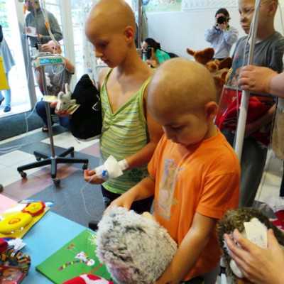 DVSC labdarugói látogatták meg a kis betegeket - adó, 1%, alapítvány, támogatás