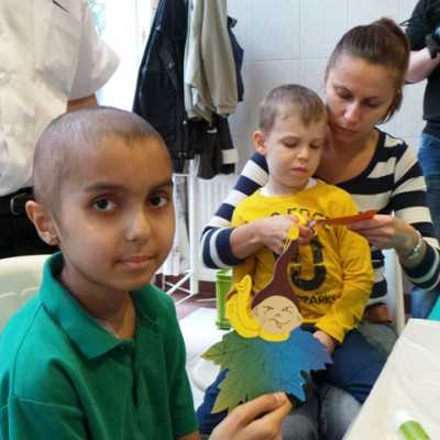 DVSC labdarugói látogatták meg a kis betegeket - alapítvány, adó 1%, támogatás