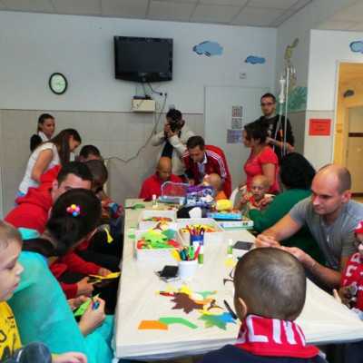 DVSC labdarugói látogatták meg a kis betegeket - adó, 1%, alapítvány, támogatás