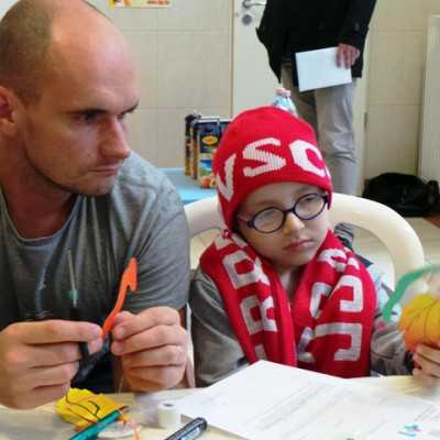 DVSC labdarugói látogatták meg a kis betegeket - alapítvány, adó 1%, támogatás