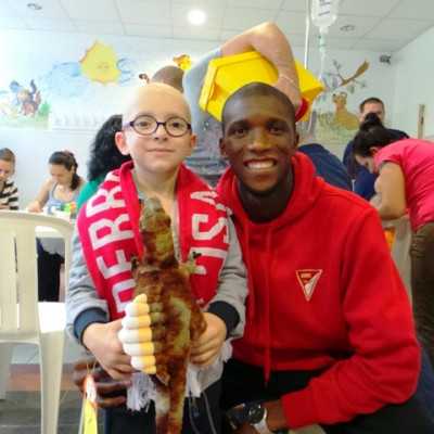 DVSC labdarugói látogatták meg a kis betegeket - alapítvány, adó 1%, támogatás