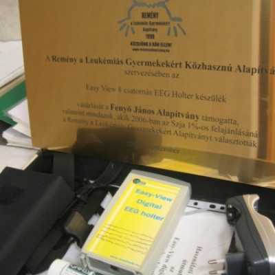 Easy View 8 csatornás mobil EEG átadása a DE OEC Gyermekgyógyszati Intézetének - adó, 1%, alapítvány, támogatás