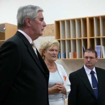 EEG készülék átadása a DE OEC Gyermekgyógyászati Intézetében - adó, 1%, alapítvány, támogatás