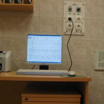 EEG készülék átadása a DE OEC Gyermekgyógyászati Intézetében - adó, 1%, alapítvány, támogatás