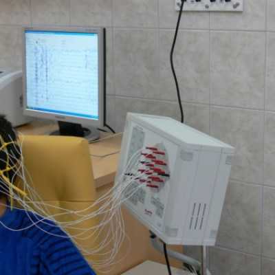 EEG készülék átadása a DE OEC Gyermekgyógyászati Intézetében - adó, 1%, alapítvány, támogatás