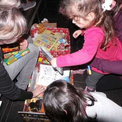 Eljutottak a beteg gyermekekhez a szeretet ajándékai - adó, 1%, alapítvány, támogatás