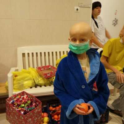 Eljutottak a beteg gyermekekhez a szeretet ajándékai - adó, 1%, alapítvány, támogatás