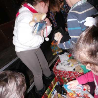 Eljutottak a beteg gyermekekhez a szeretet ajándékai - adó, 1%, alapítvány, támogatás