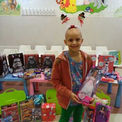 Eljutottak a beteg gyermekekhez a szeretet ajándékai - adó, 1%, alapítvány, támogatás