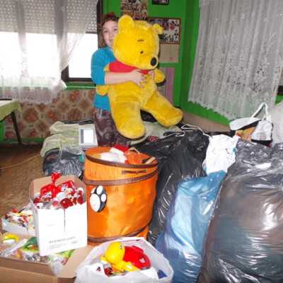 Eljutottak a beteg gyermekekhez a szeretet ajándékai - adó, 1%, alapítvány, támogatás