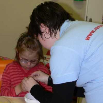 Élményterápiás kézműves foglalkozás a Madarász utcai Gyermekklinika Hematológiáján - adó, 1%, alapítvány, támogatás