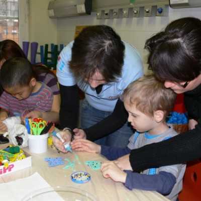 Élményterápiás kézműves foglalkozás a Madarász utcai Gyermekklinika Hematológiáján - adó, 1%, alapítvány, támogatás
