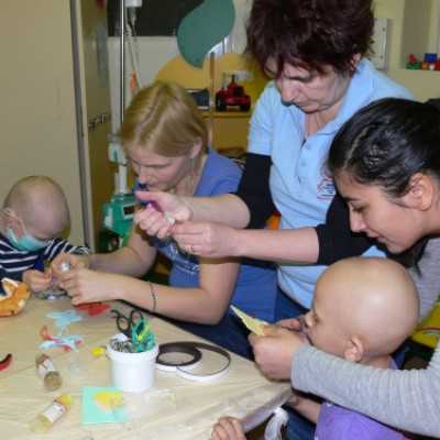 Élményterápiás kézműves foglalkozás a Madarász utcai Gyermekklinika Hematológiáján - adó, 1%, alapítvány, támogatás