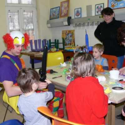 Élményterápiás kézműves foglalkozás a Madarász utcai Gyermekklinika Hematológiáján - adó, 1%, alapítvány, támogatás