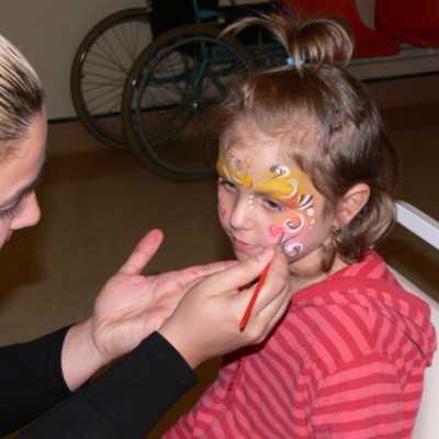 Élményterápiás kézműves foglalkozás a Madarász utcai Gyermekklinika Hematológiáján - adó, 1%, alapítvány, támogatás