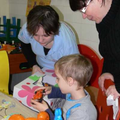 Élményterápiás kézműves foglalkozás a Madarász utcai Gyermekklinika Hematológiáján - adó, 1%, alapítvány, támogatás