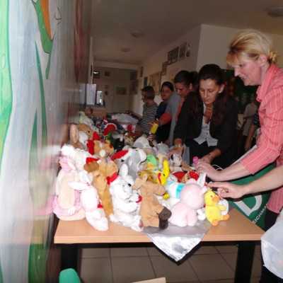 Érkeznek a „cipős doboznyi szeretet” ajándékai és a csokoládék 2015 - alapítvány, adó 1%, támogatás