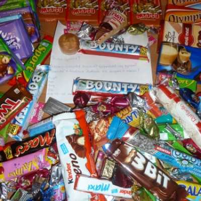 Gyűlnek a csokoládé adományok, üzenettel - adó, 1%, alapítvány, támogatás