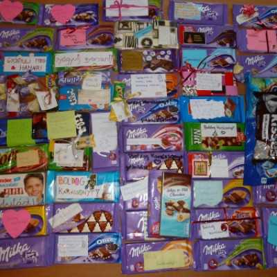 Gyűlnek a csokoládé adományok, üzenettel - adó, 1%, alapítvány, támogatás