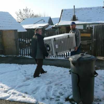Hűtõgép átadása Békéscsabán - adó, 1%, alapítvány, támogatás