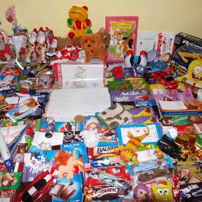 Érkeznek a „cipős doboznyi szeretet” ajándékai és a csokoládék 2015 - alapítvány, adó 1%, támogatás