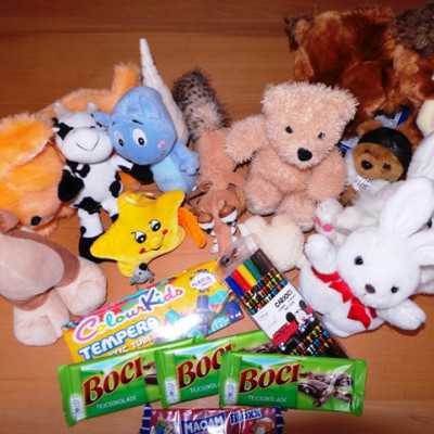 Érkeznek a „cipős doboznyi szeretet” ajándékai és a csokoládék 2015 - alapítvány, adó 1%, támogatás