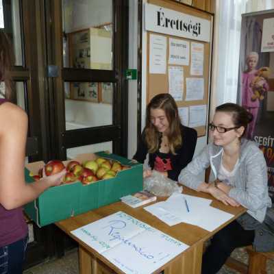 Jótékonysággal egybekötött diák önkormányzati nap - alapítvány, adó 1%, támogatás