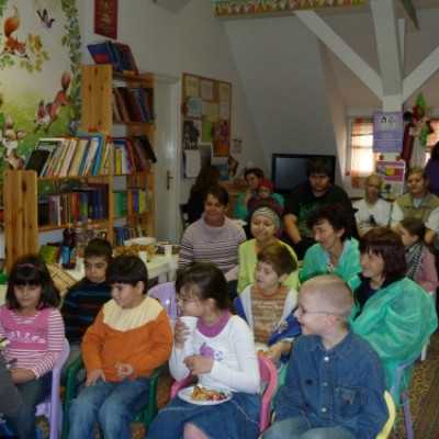 Karácsonyi Ünnepség a DE OEC Gyermekklinikán - adó, 1%, alapítvány, támogatás