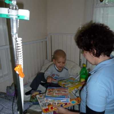 Karácsonyi Ünnepség a DE OEC Gyermekklinikán - adó, 1%, alapítvány, támogatás