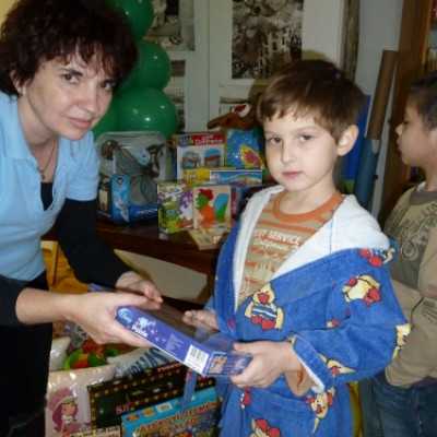 Karácsonyi Ünnepség a DE OEC Gyermekklinikán - adó, 1%, alapítvány, támogatás